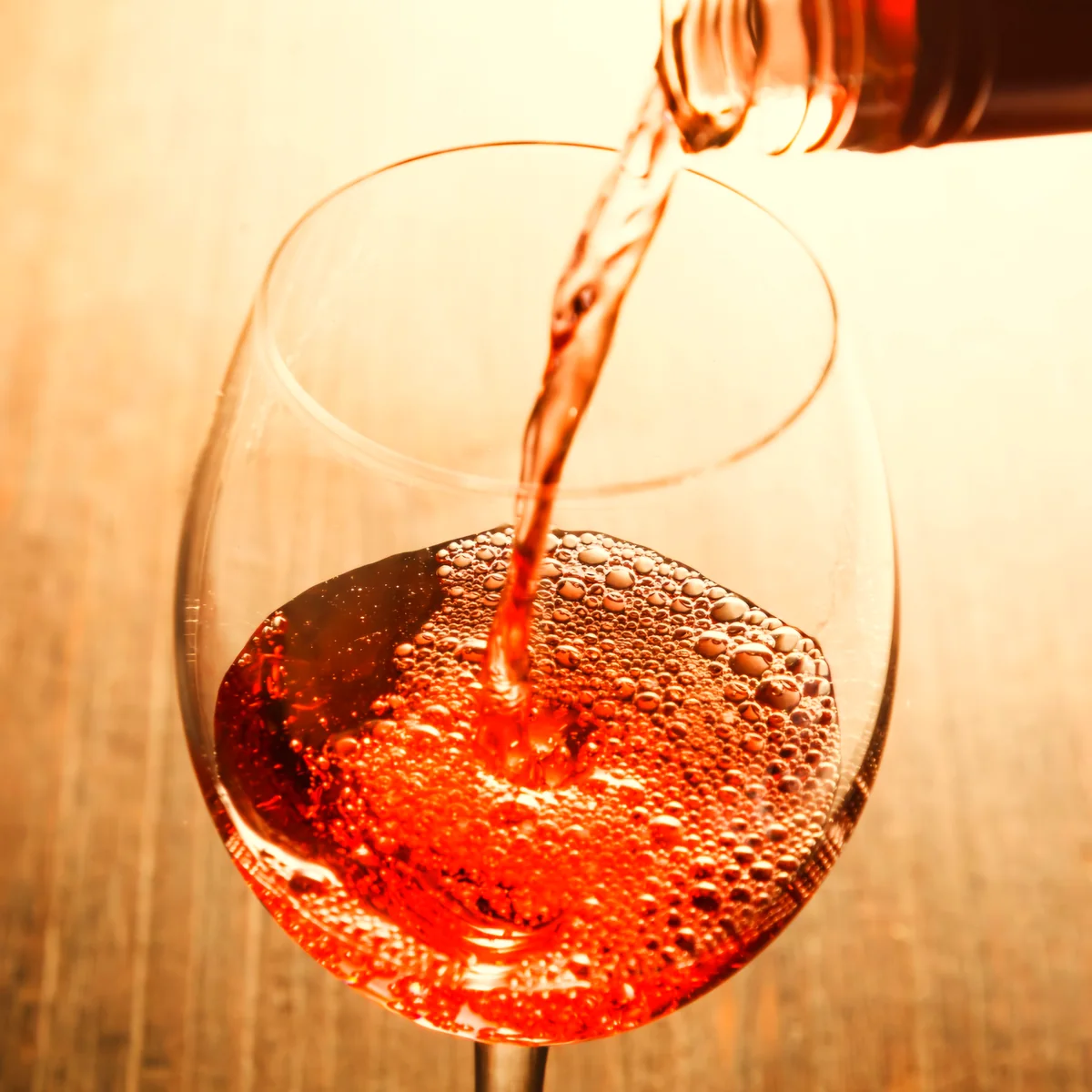 Service d'un vin de la vallée du Rhône